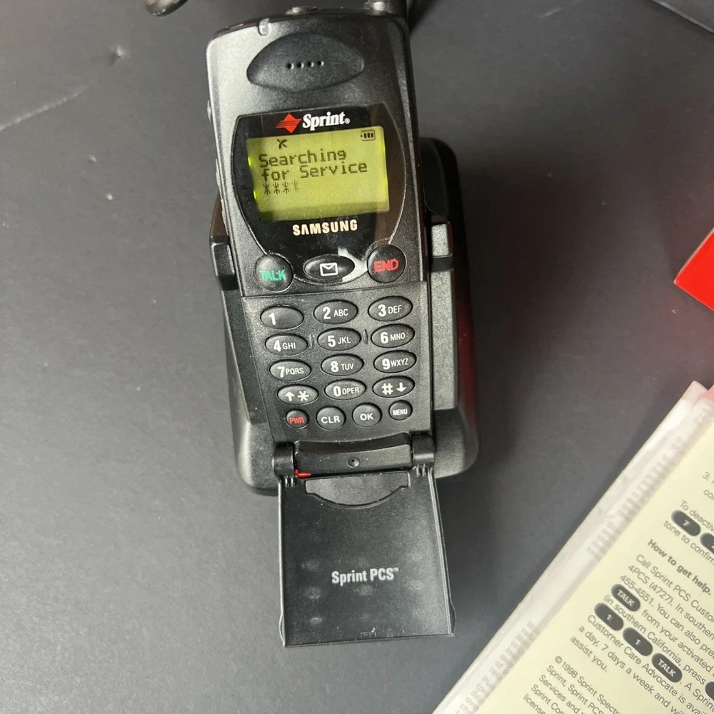 VTG Sprint PCS Samsung SCH-2000 Cell Phone w/ Box Charger Manuals Powers On